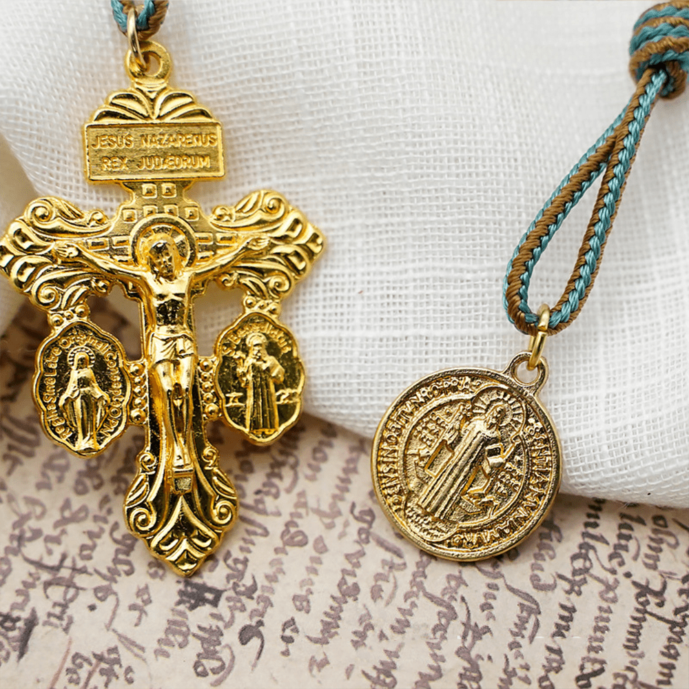 Christiandiscipleshop St. Benedict Medal & Crucifix of 10 mm Round Golden Olive Wood Nylon Cord Pocket Rosary