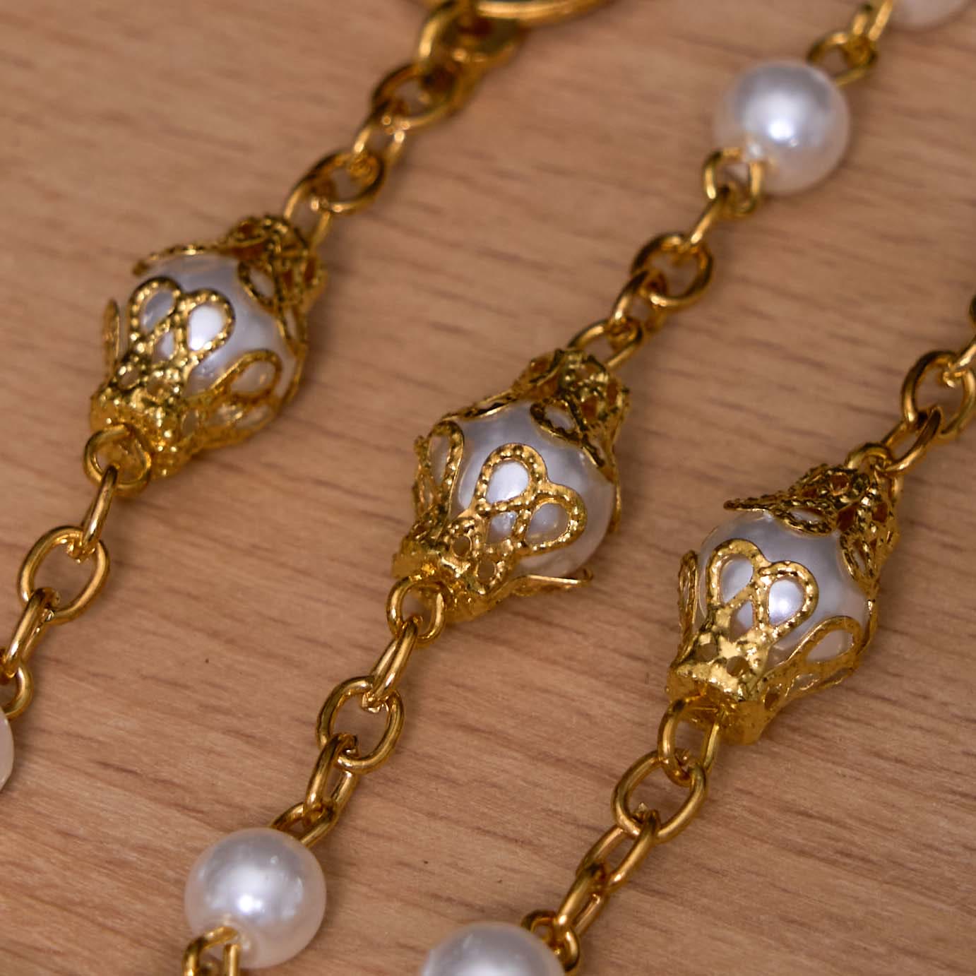 christiandiscipleshopSt. Benedict Medal & Crucifix of 6 mm Round White Pearl Alloy Chain Rosary
