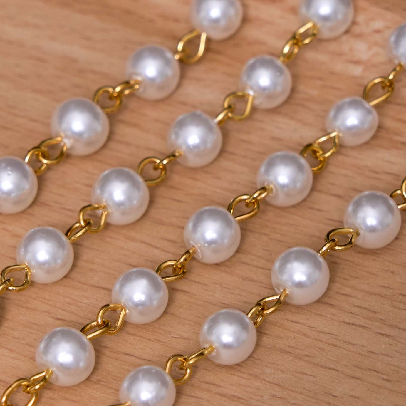 christiandiscipleshopSt. Benedict Medal & Crucifix of 6 mm Round White Pearl Alloy Chain Rosary