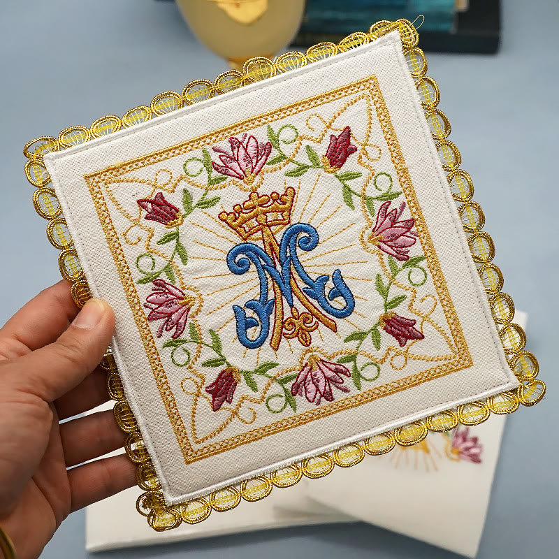 Christiandiscipleshop Classic Style Marian Floral Grace Altar Linen Set