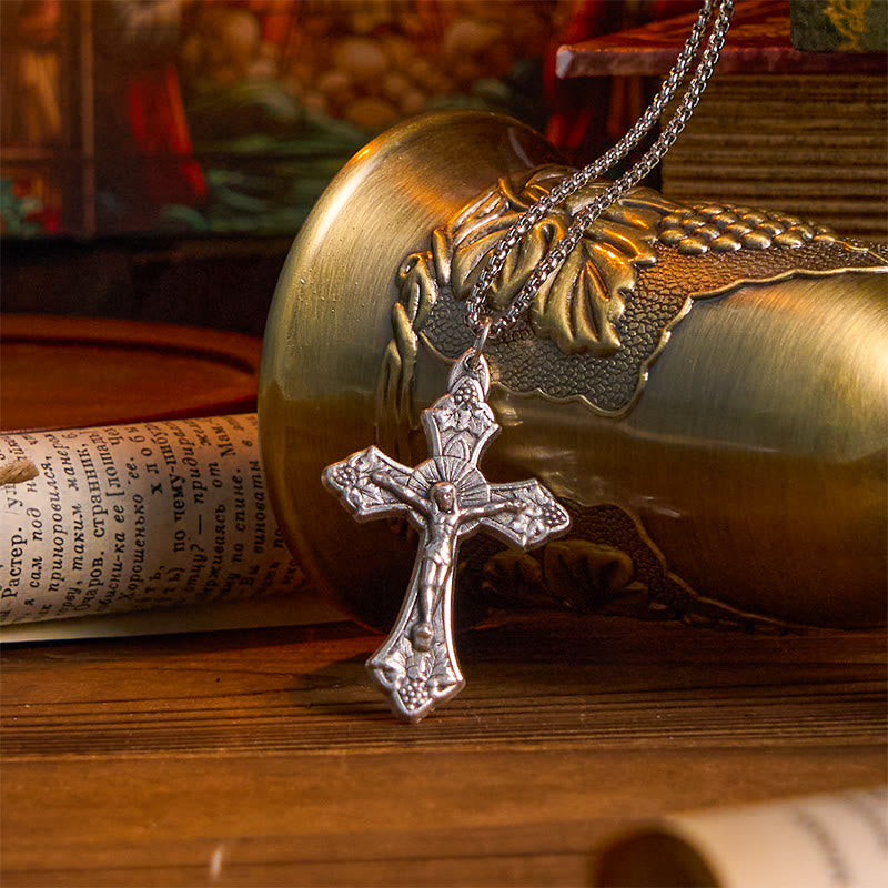 Christiandiscipleshop Retro Pattern Exclusive Craft Grape Leaves Jesus Crucifix Pendant Necklace