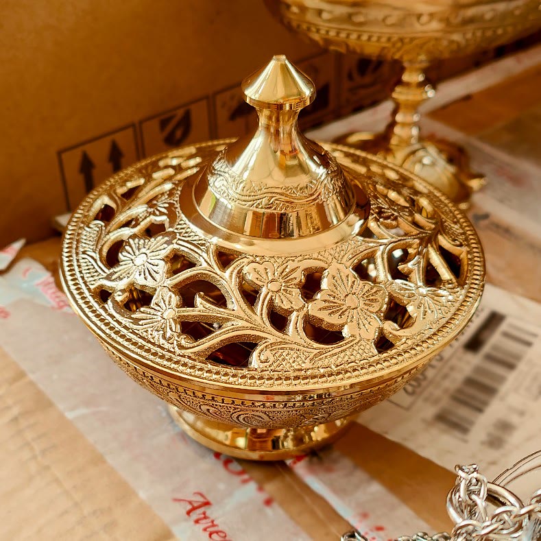 Christiandiscipleshop Elegant Golden Incense Burner: A Symbol of Reverence and Prayer