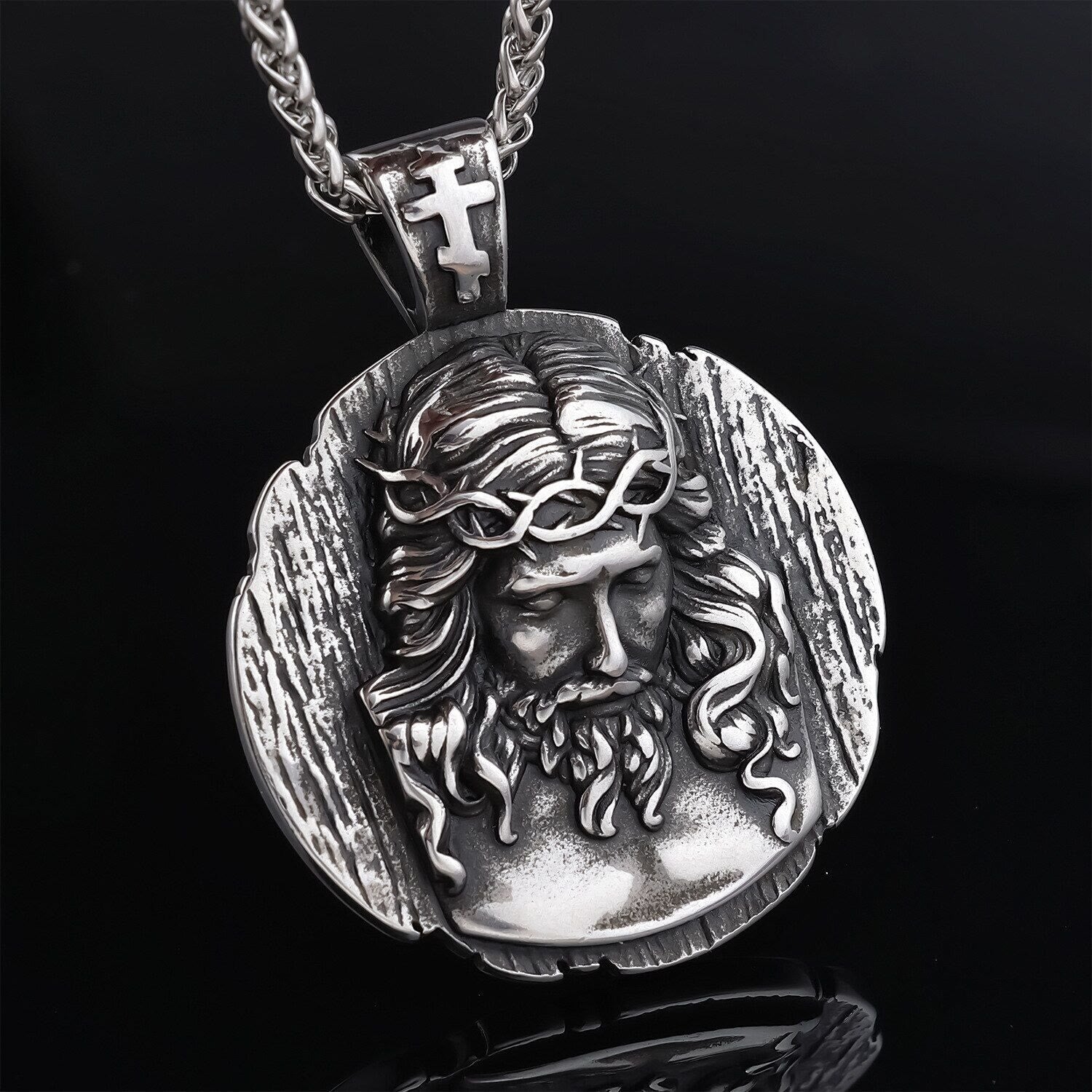 christiandiscipleshop Jesus Crown of Thorns Pendant Necklace - A Profound Symbol of Faith and Devotion