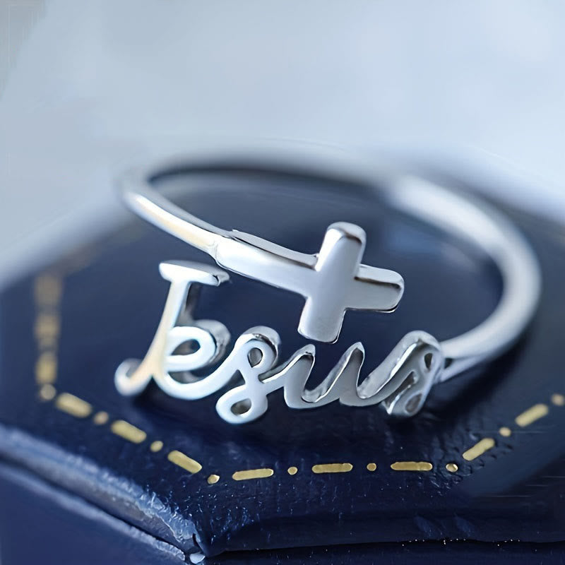 christiandiscipleshop Jesus & Cross Ring: A Simple Yet Profound Testament of Faith