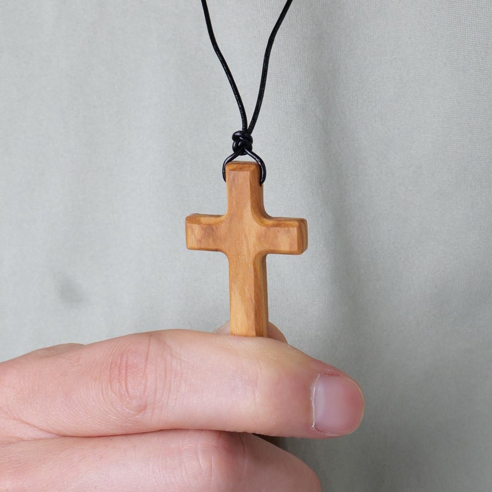 christiandiscipleshop Handmade Olive Wood Cross Necklace: A Symbol of Faith and Craftsmanship
