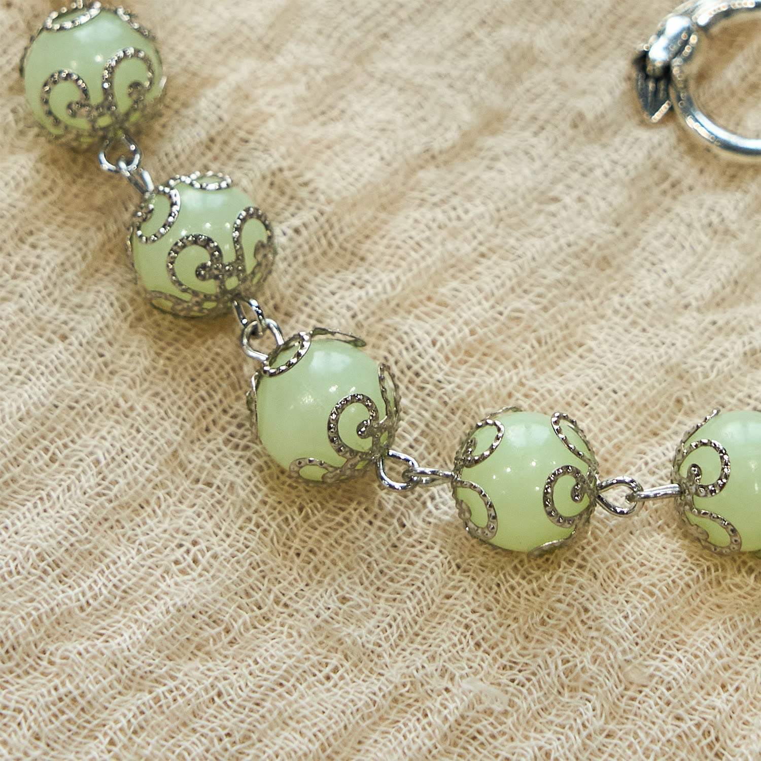 Christiandiscipleshop Green Beads Crucifix Rose Luminous Bracelet: Dreamy Light of Faith