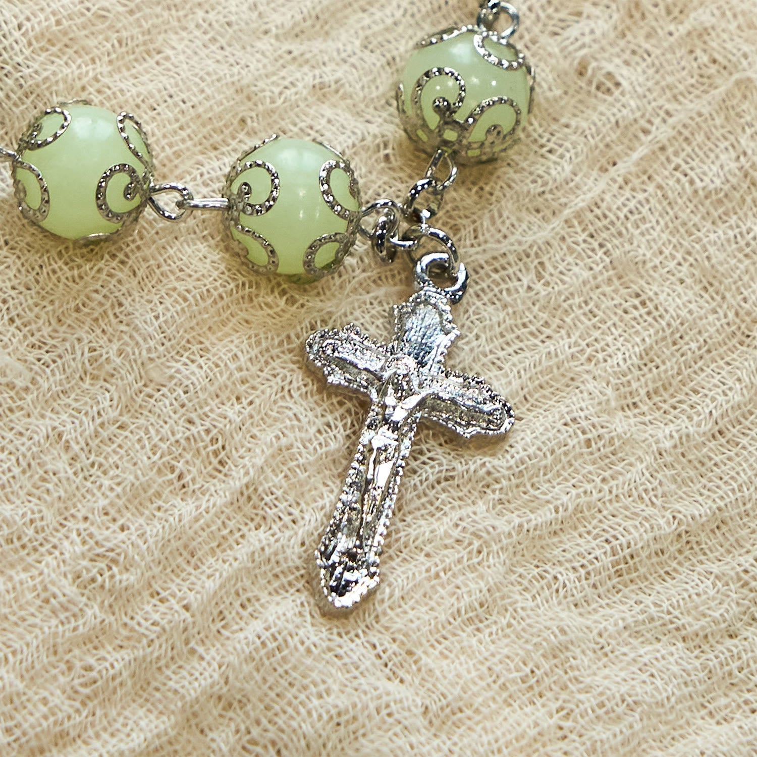Christiandiscipleshop Green Beads Crucifix Rose Luminous Bracelet: Dreamy Light of Faith