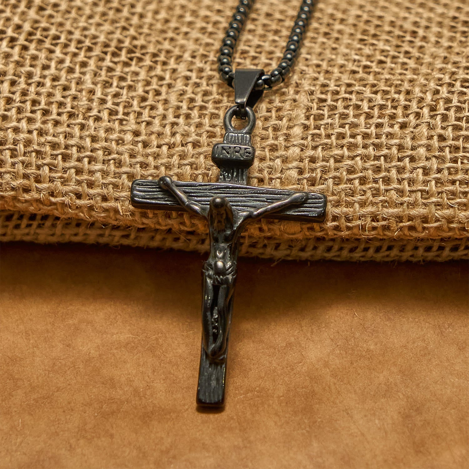 Christianartworkshop 3color Crucifix Pendant Necklace: Divine Amulet of Faith