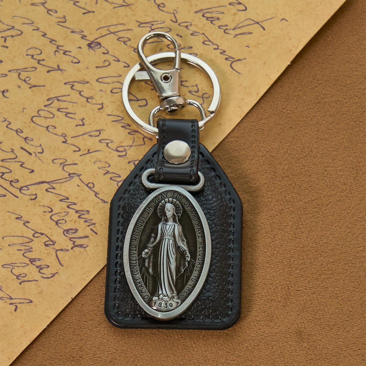 FREE Today: 12 Patterns Christian-Inspired Keychains Pendants: Faith on the Go