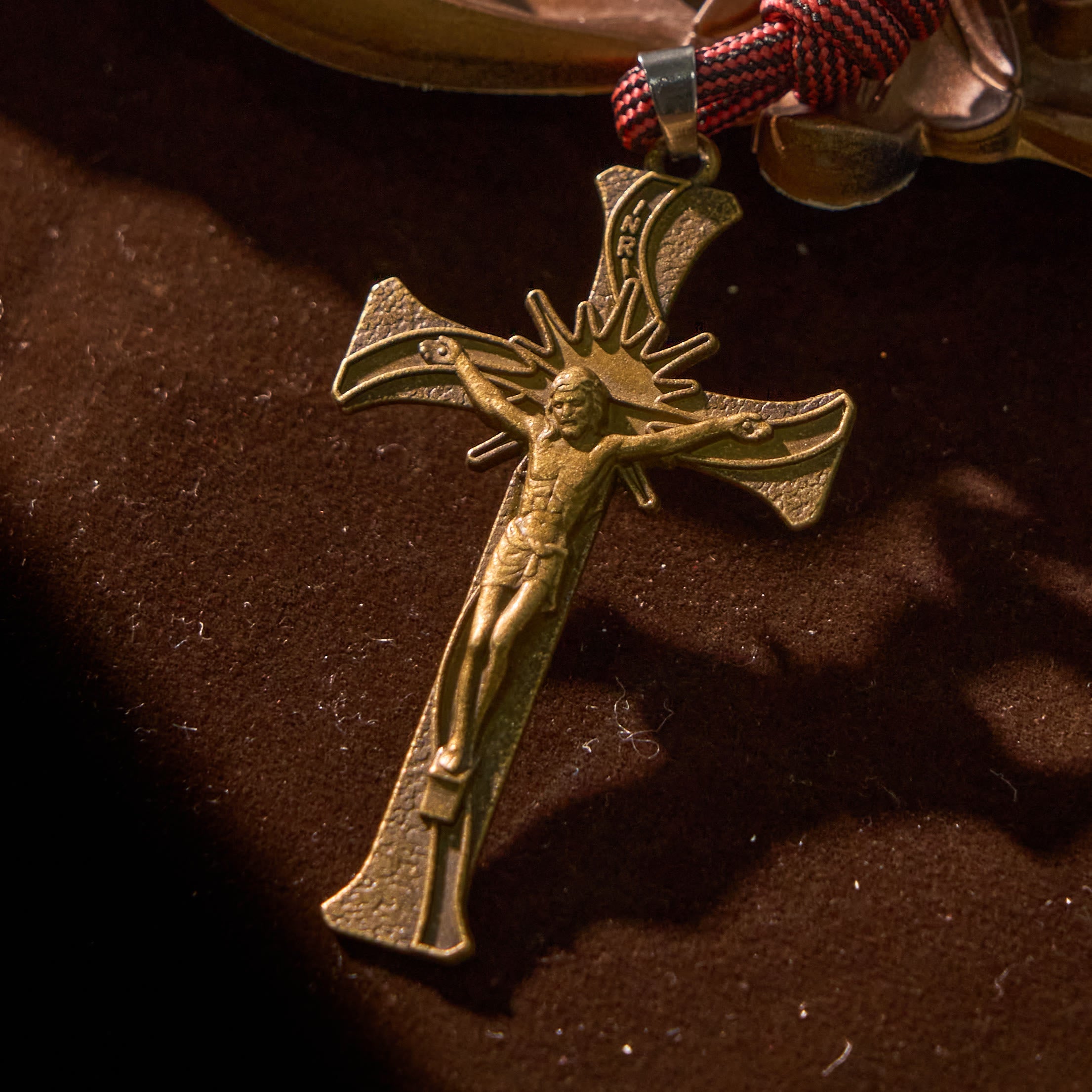 Christianartworkshop Chic Portable Pocket Rosary with Golden St. Benedict Medal & Crucifix: Carry Divine Protection Anywhere
