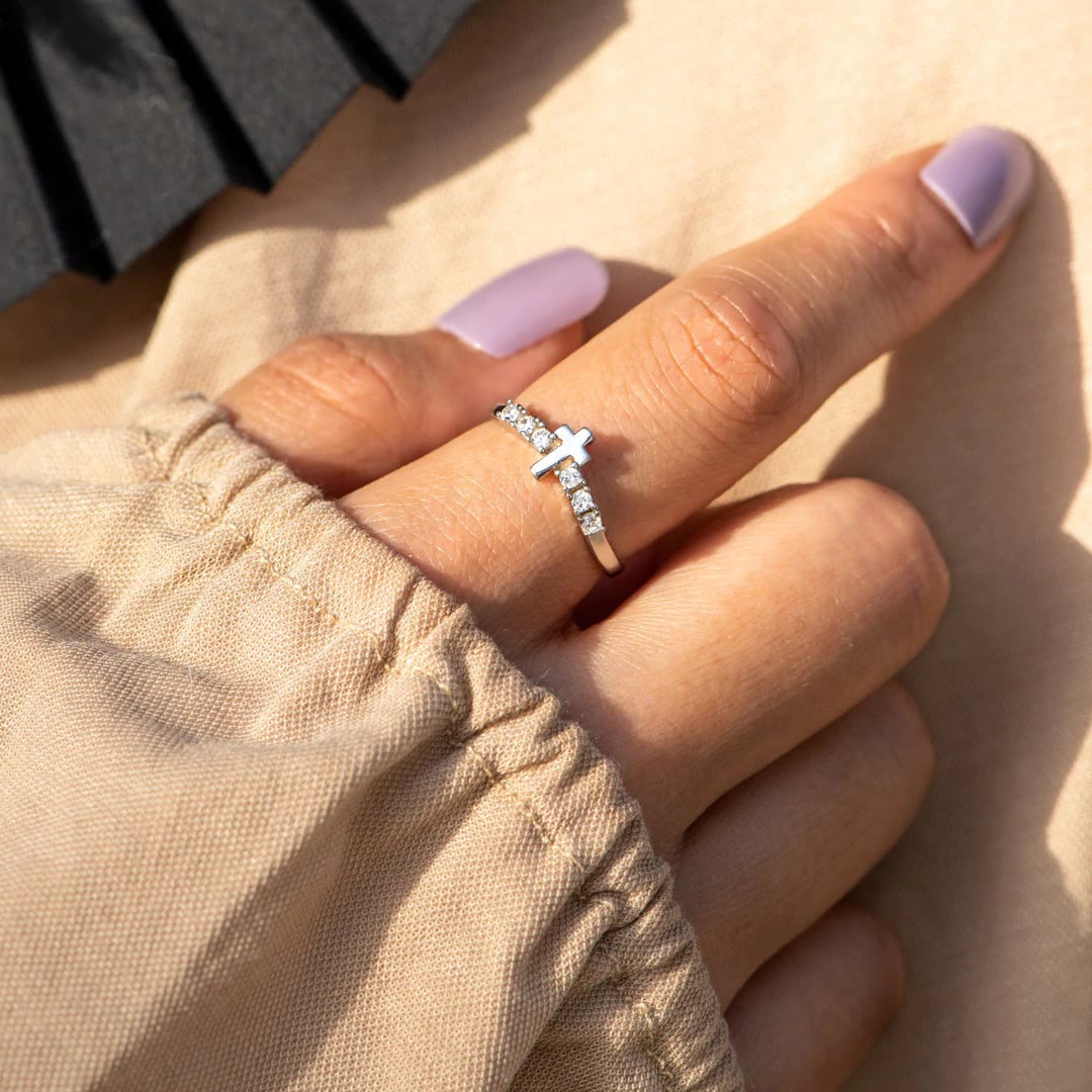 christiandiscipleshop Minimalist Jesus Cross Zirconia Ring