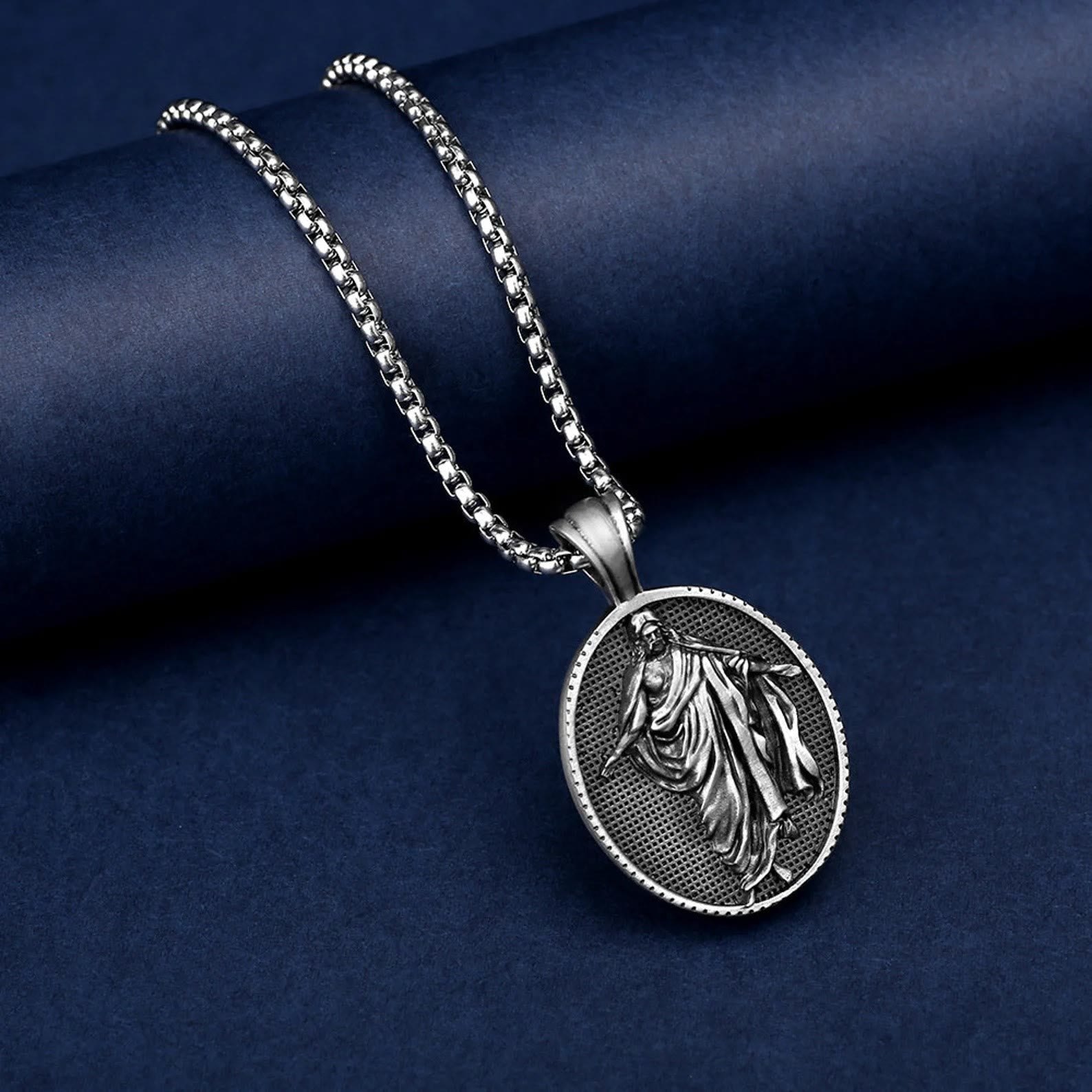 christiandiscipleshop Jesus Medallion Pendant Blessing Necklace