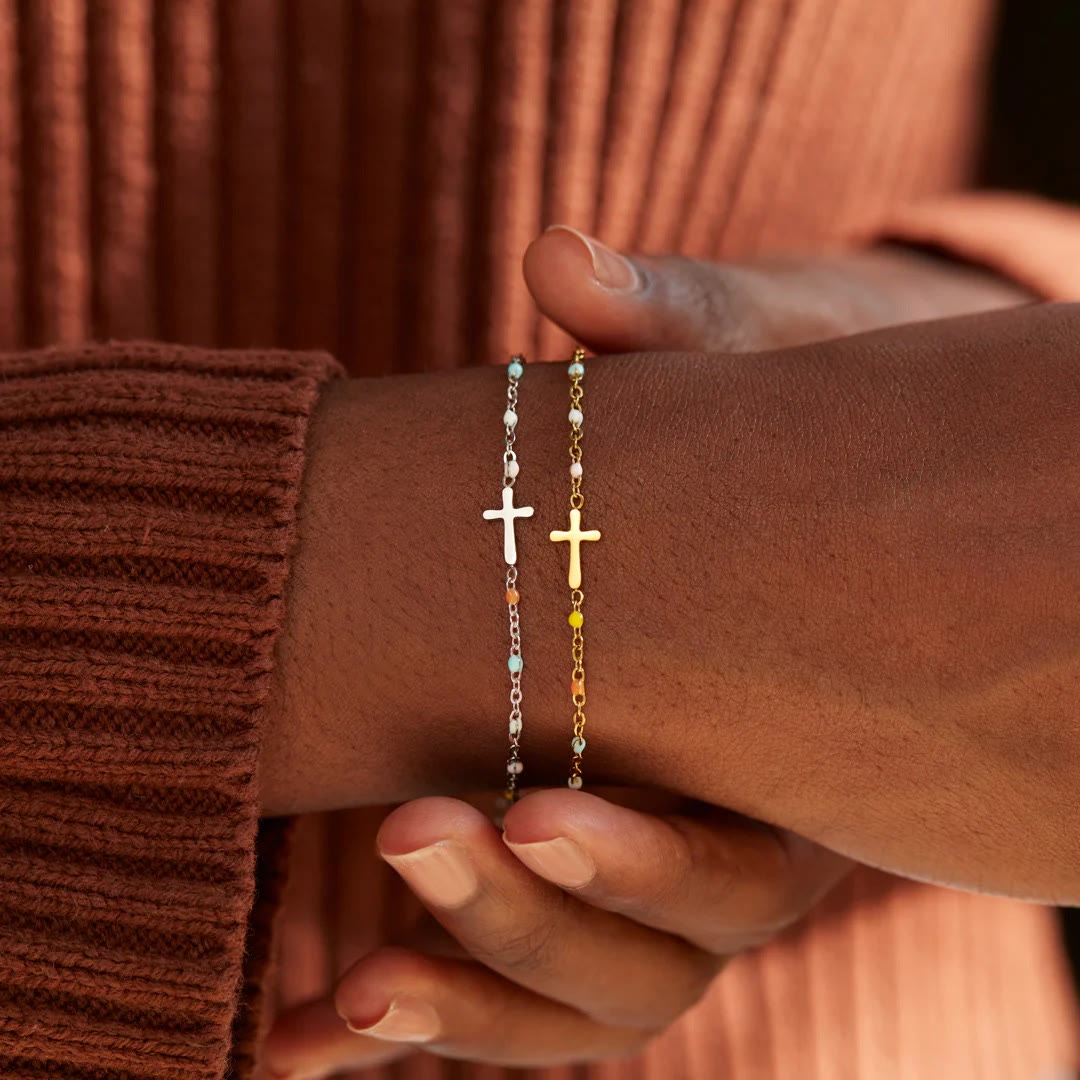 Christiandiscipleshop Delicate Minimalist Cross Bracelet