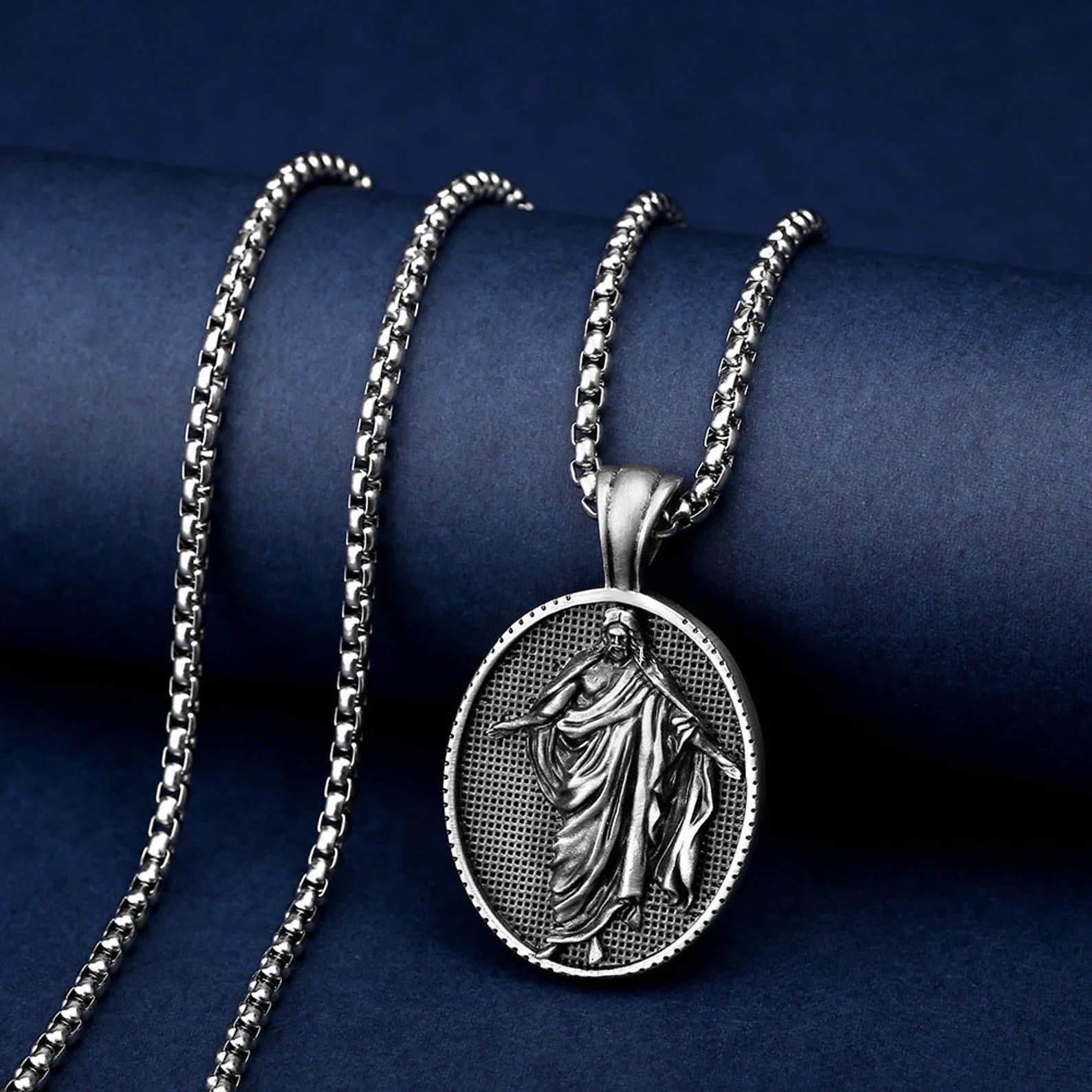 christiandiscipleshop Jesus Medallion Pendant Blessing Necklace