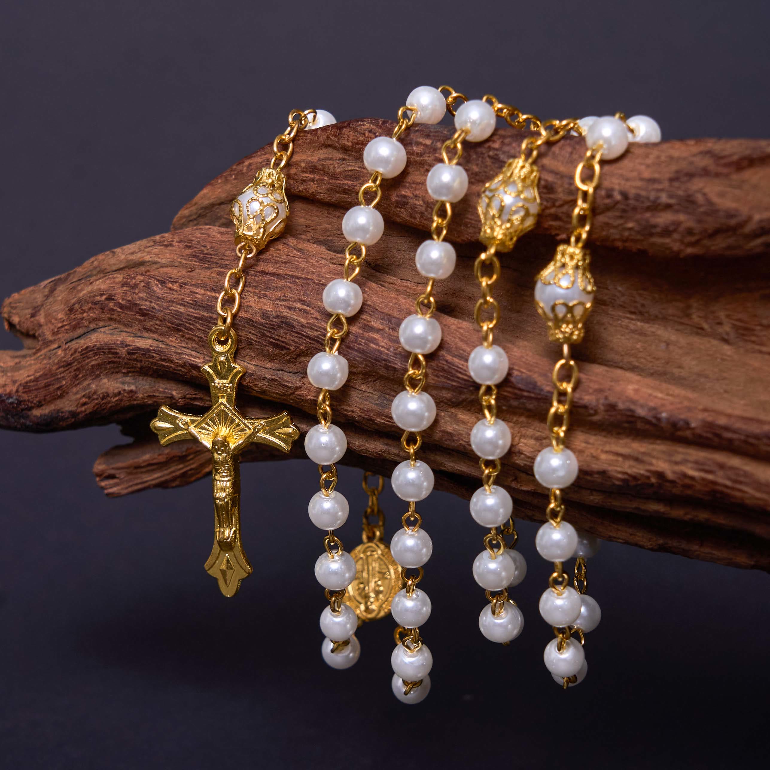 christiandiscipleshopSt. Benedict Medal & Crucifix of 6 mm Round White Pearl Alloy Chain Rosary