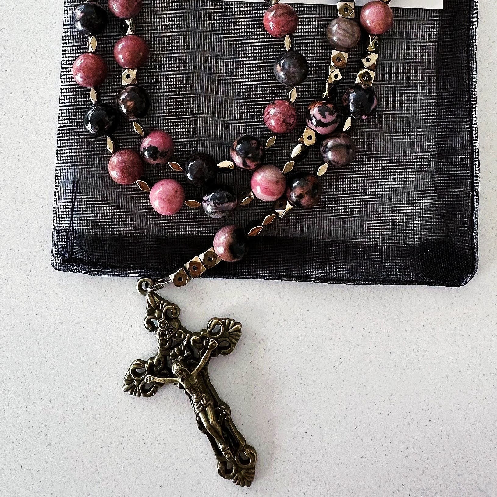 christiandiscipleshop Miraculous Medal & Crucifix of 6 mm Round Multicolor Natural Black Line Rosary