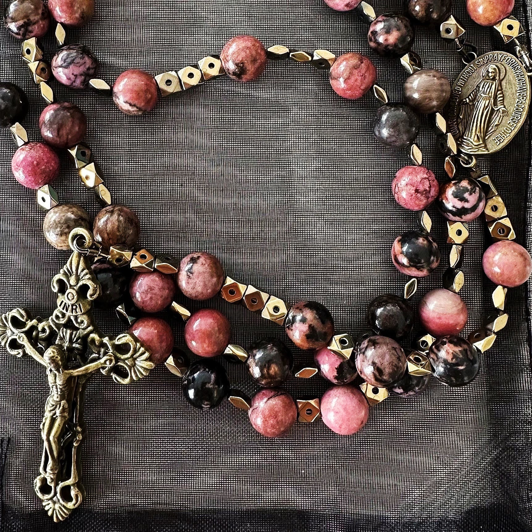 christiandiscipleshop Miraculous Medal & Crucifix of 6 mm Round Multicolor Natural Black Line Rosary