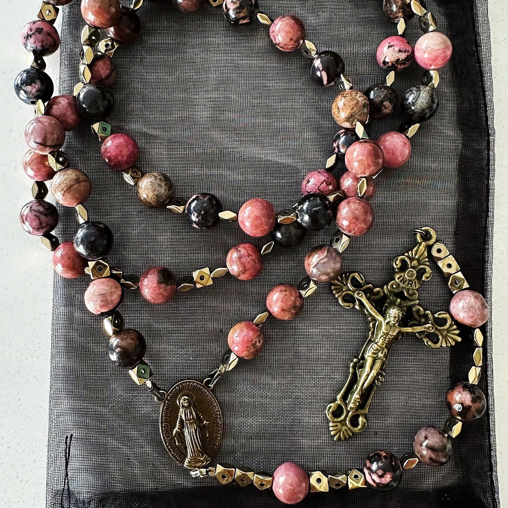christiandiscipleshop Miraculous Medal & Crucifix of 6 mm Round Multicolor Natural Black Line Rosary
