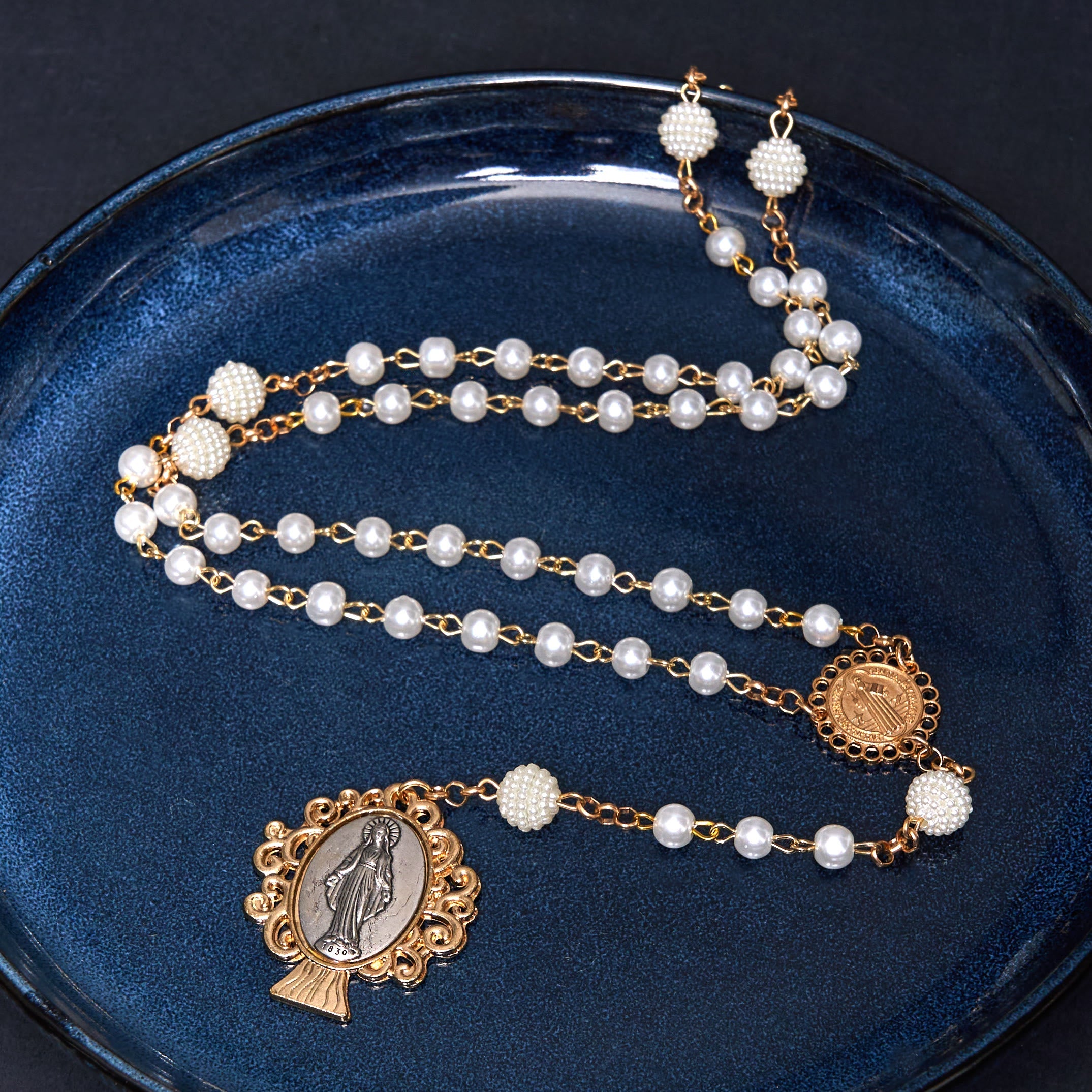 Christiandiscipleshop St. Benedict Medal & Miraculous Medal of 6*10 mm Round White Pearl Alloy Chain Rosary