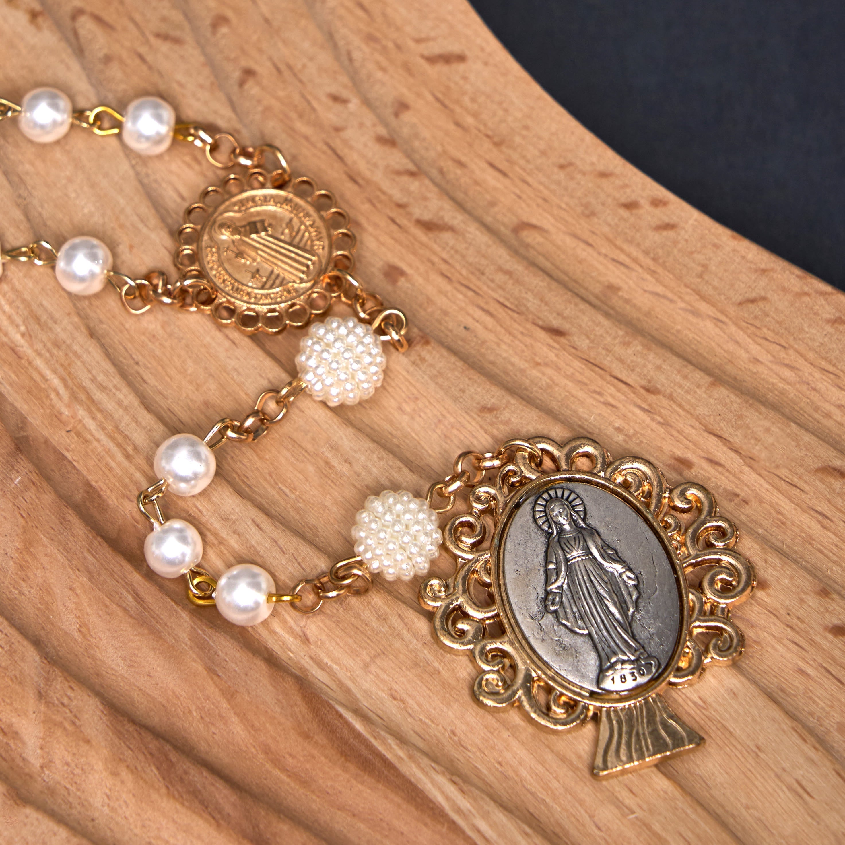 Christiandiscipleshop St. Benedict Medal & Miraculous Medal of 6*10 mm Round White Pearl Alloy Chain Rosary