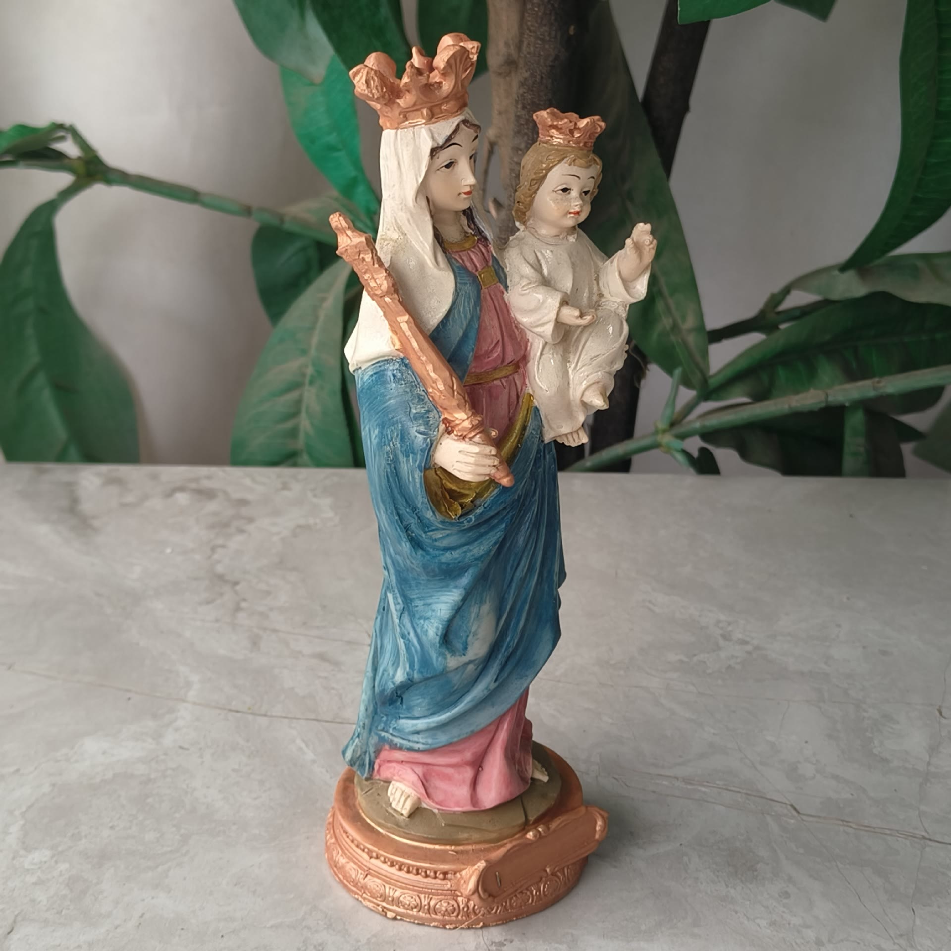 Christianartworkshop Classic Colored Style Madonna and Child Sacred Faith Desktop Decorations Ornament