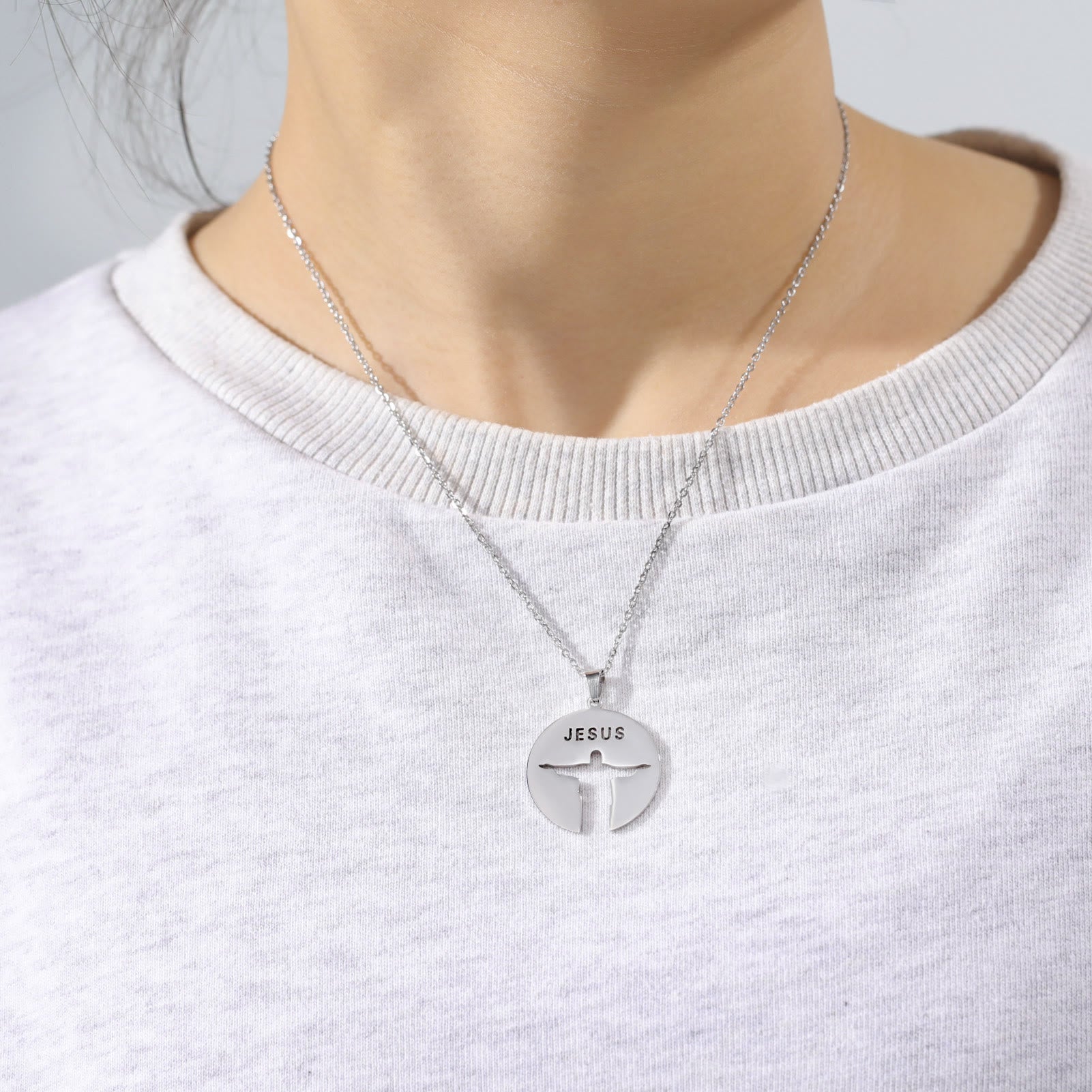 Christiandiscipleshop Round Jesus Pendant Necklace