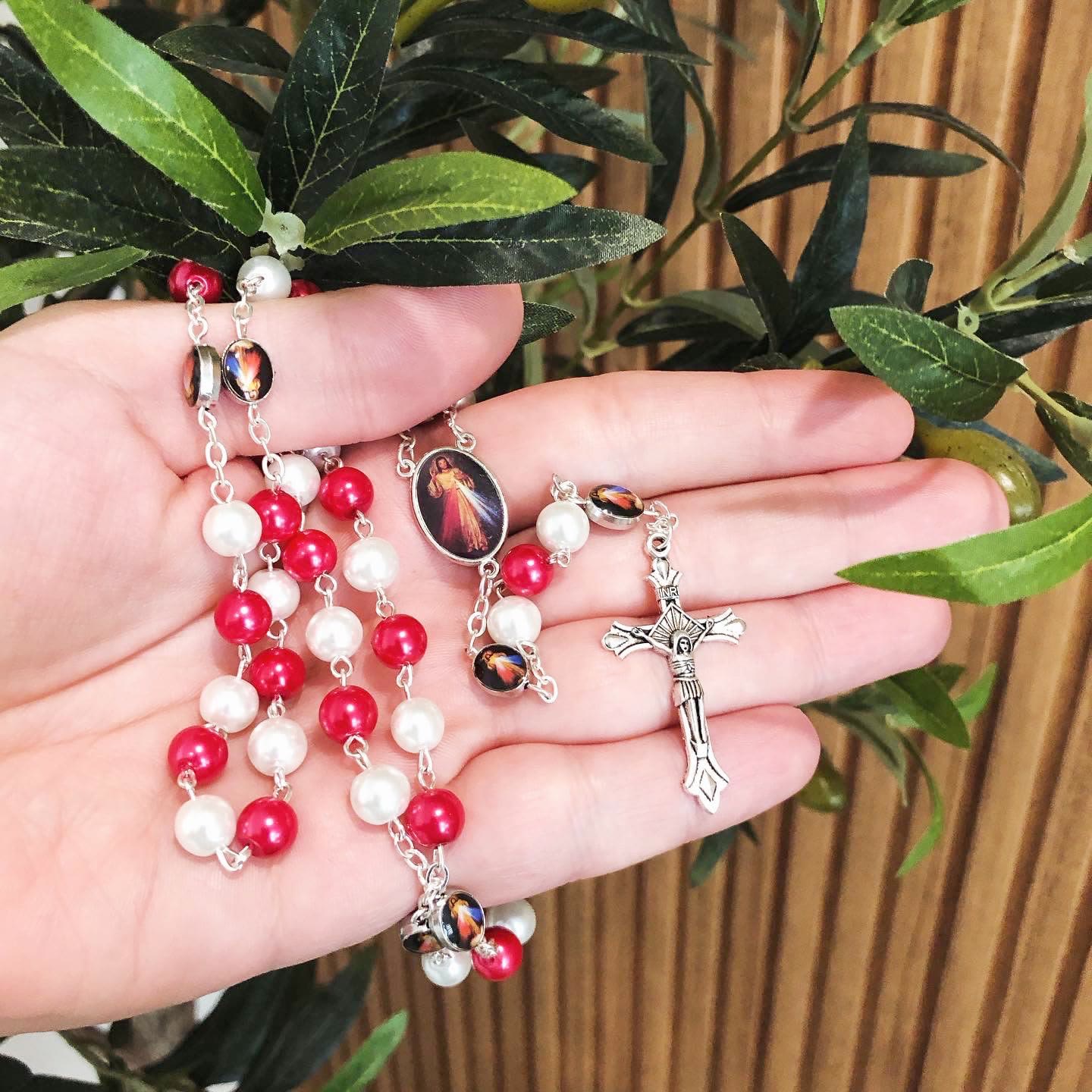 Christiandiscipleshop Divine Mercy & Crucifix of 8mm Round Red&White Glass Alloy Chain Rosary