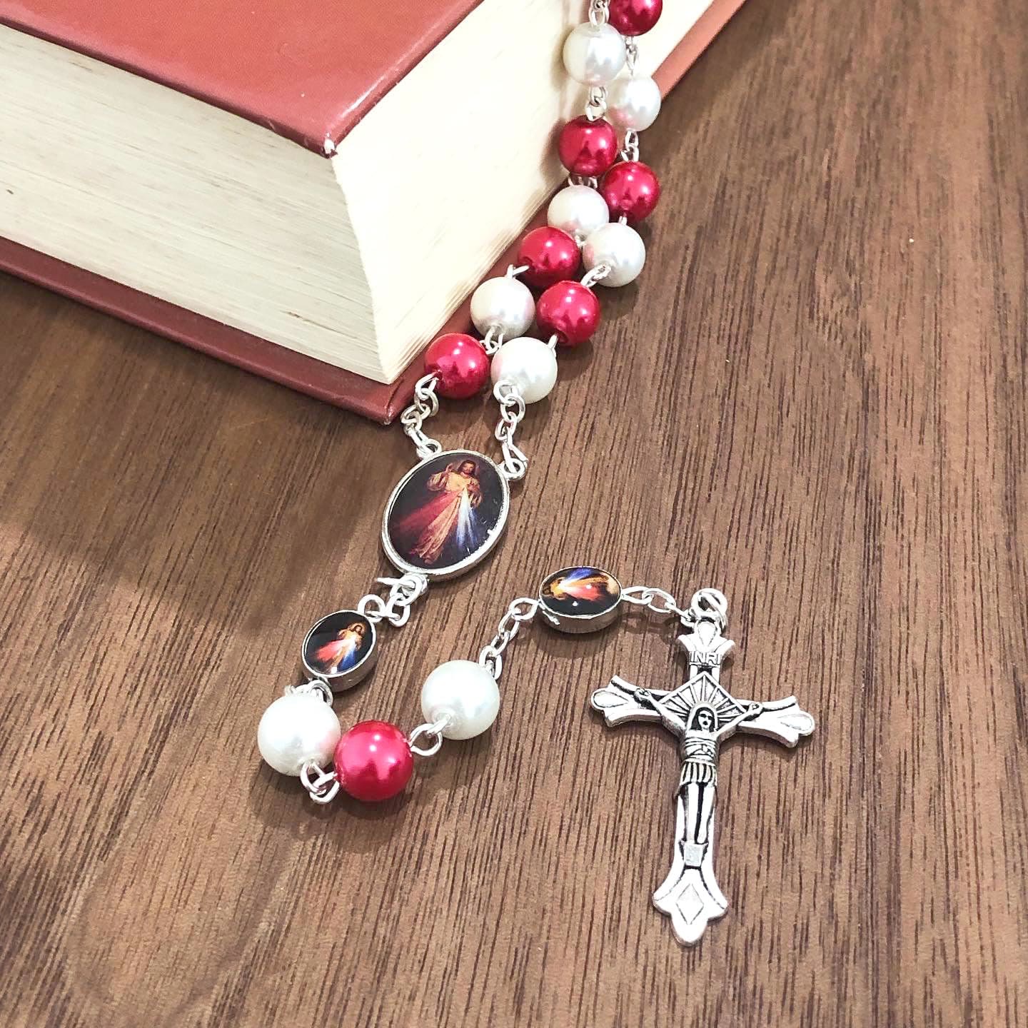 Christiandiscipleshop Divine Mercy & Crucifix of 8mm Round Red&White Glass Alloy Chain Rosary