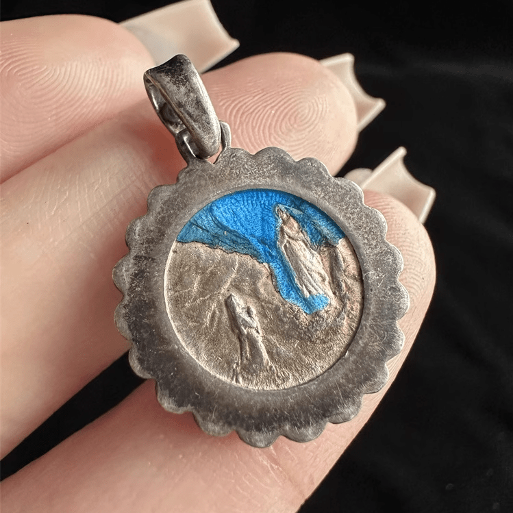 christiandiscipleshop Virgin Mary Antique Silver Enamel Praying Medallion Necklace - A Charm of Devotion and Elegance