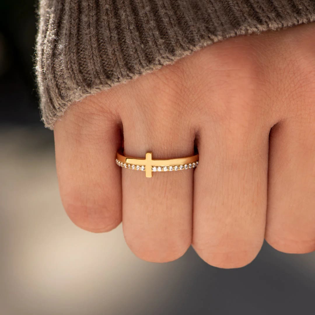 Christianartworkshop 925 Silver Cross Minimalist "Never Quit" Ring: A Symbol of Belief and Uplift