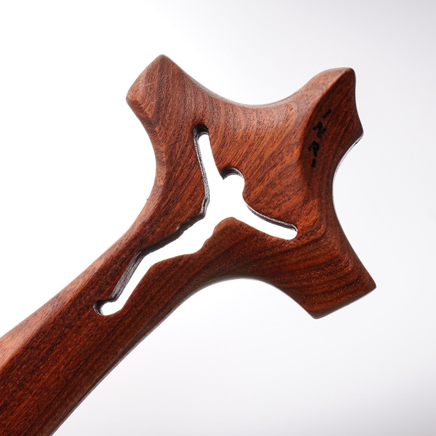 christiandiscipleshop Wooden Sacred Cross Desktop Ornament: Casting a Totem of Faith