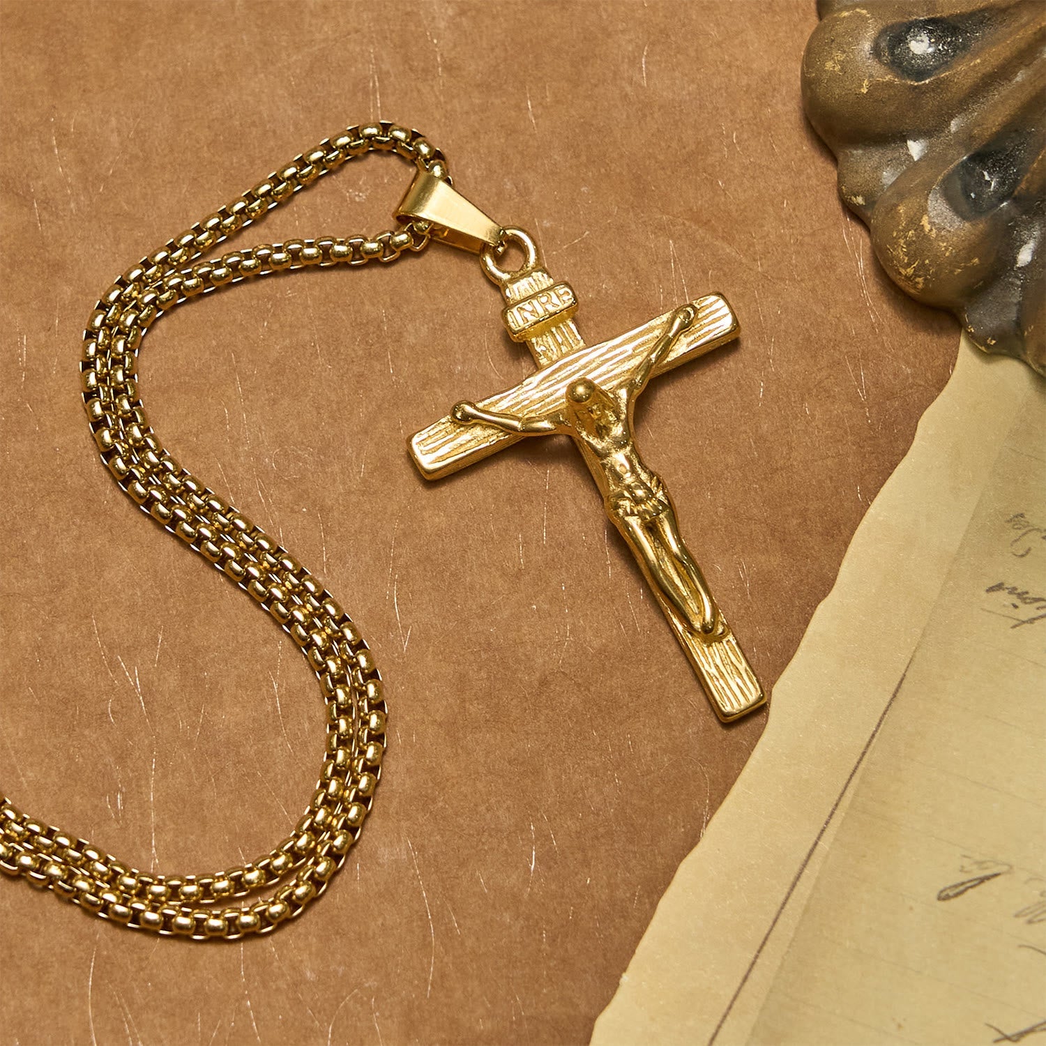 Christianartworkshop 3color Crucifix Pendant Necklace: Divine Amulet of Faith