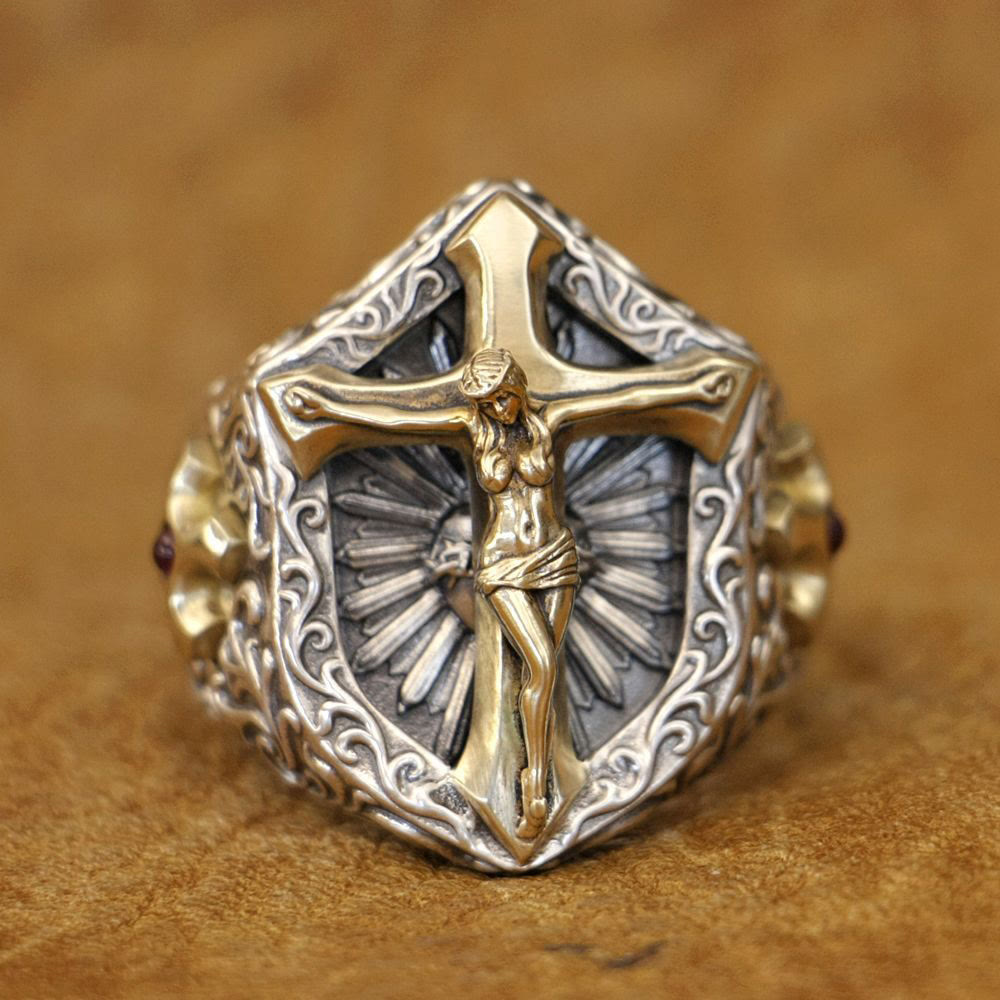 christiandiscipleshop Vintage & Classic Shield with Crucifix Ring: A Nostalgic Token of Divine Protection