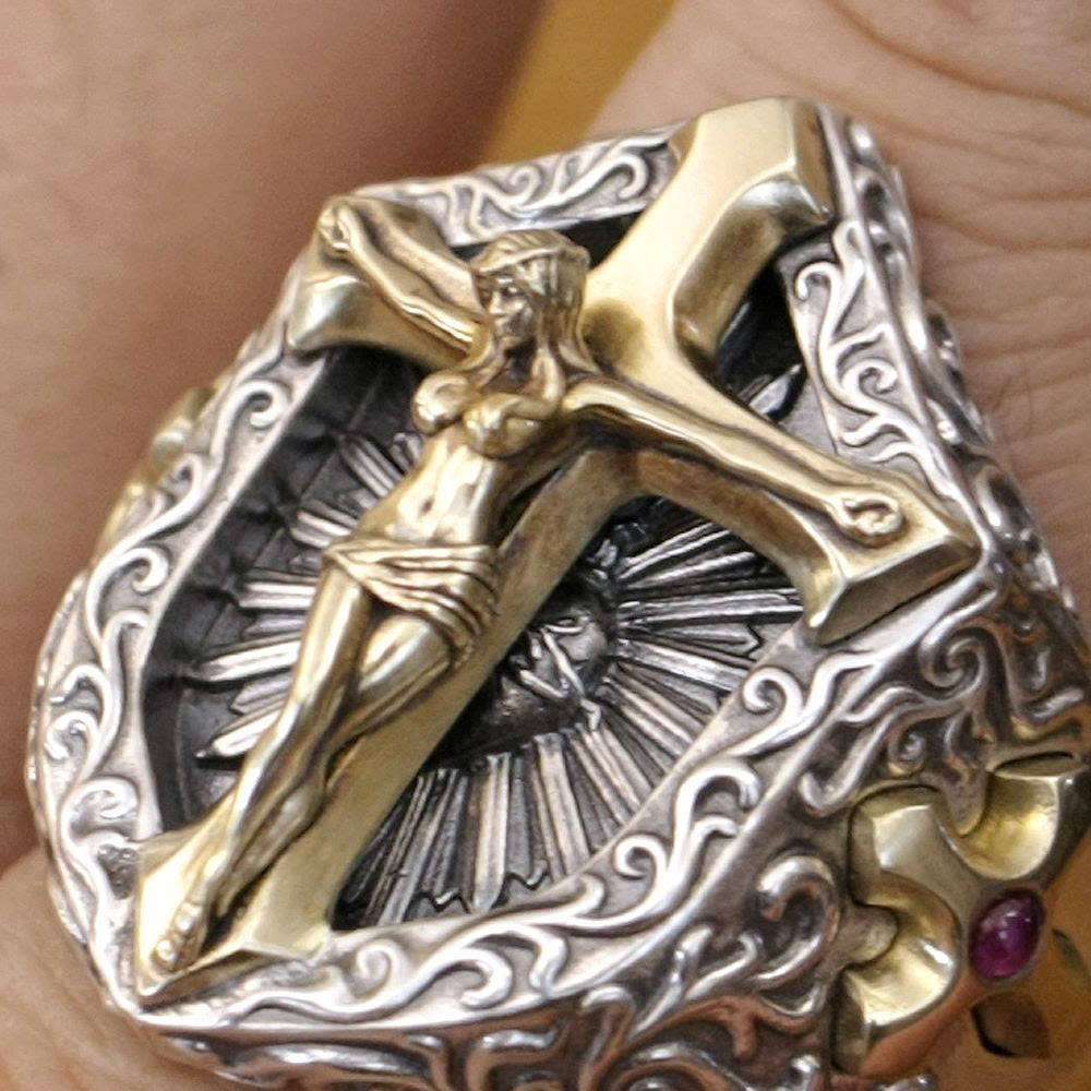 christiandiscipleshop Vintage & Classic Shield with Crucifix Ring: A Nostalgic Token of Divine Protection