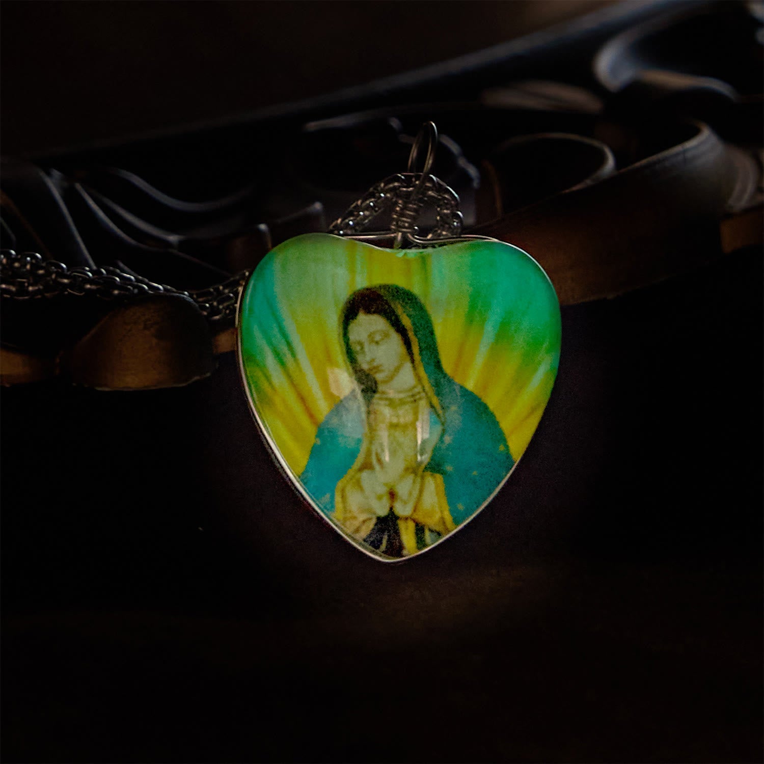 Christiandiscipleshop Glow-in-the-Dark Heart Shaped Resin Medal with Virgin Mary's Silent Blessing Necklace