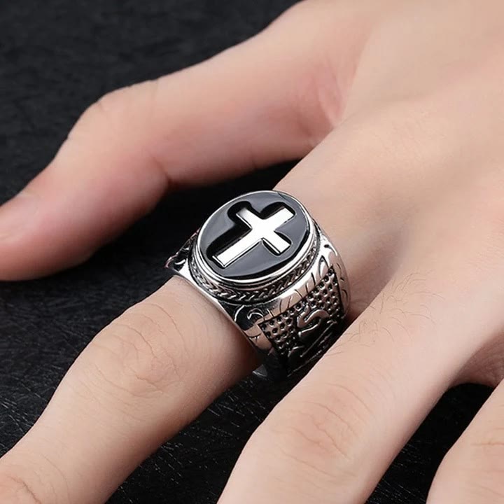 Christiandiscipleshop Retro Cross "Hand of God" Titanium Religion Ring
