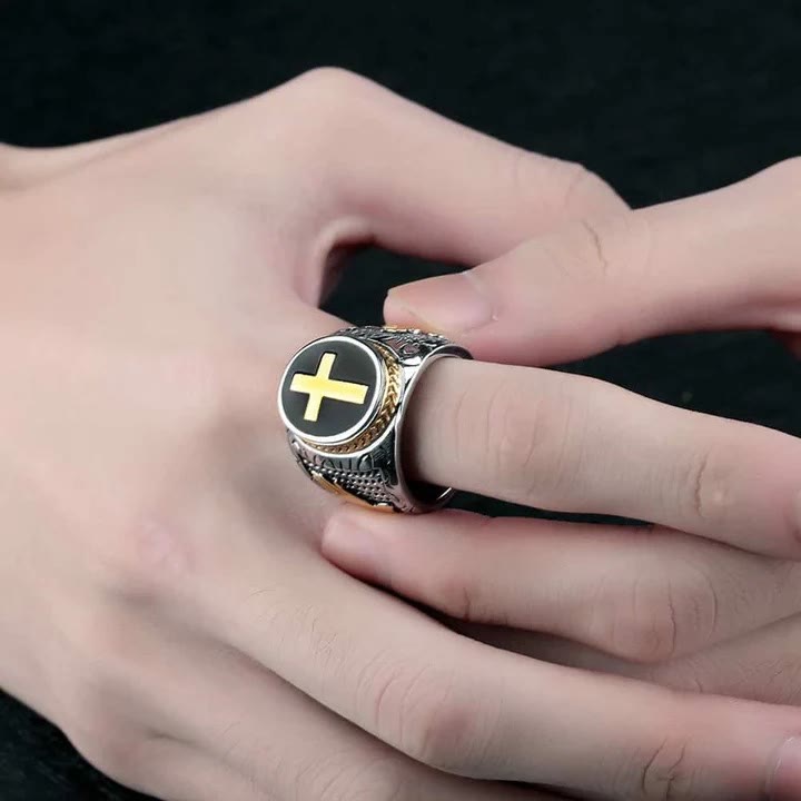 Christiandiscipleshop Retro Cross "Hand of God" Titanium Religion Ring