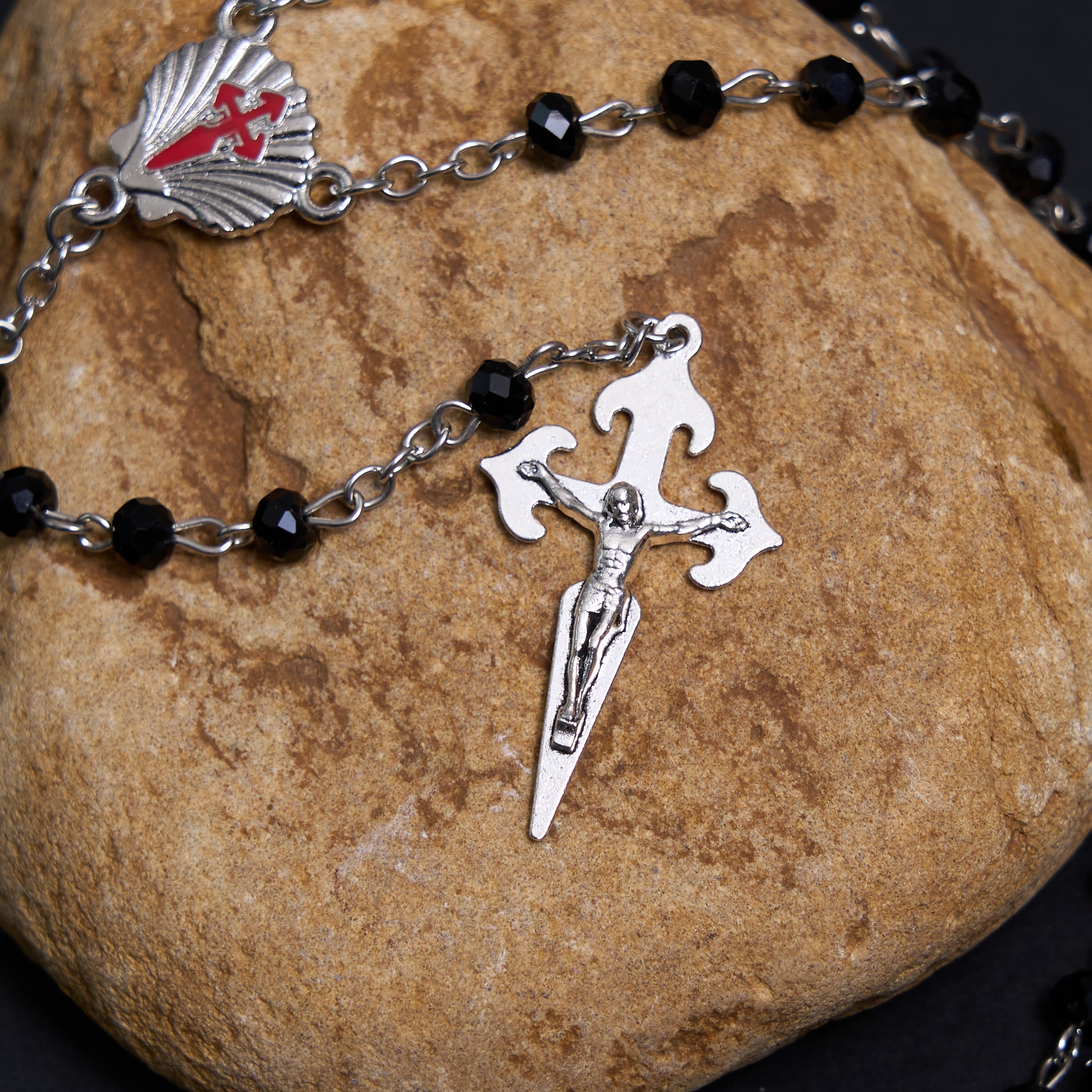 Christiandiscipleshop Crucifix of 6 mm Polyhedron Black Crystal Alloy Chain Rosary